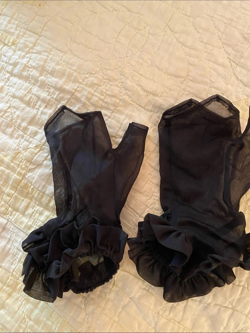 Vintage Black Sheer Ruffle Cuff Fingerless Gloves